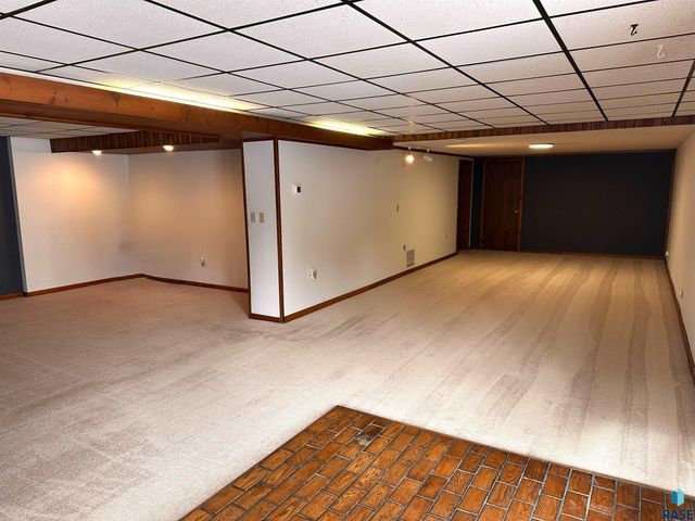 3905 N Longview Ave Avenue, Sioux Falls, SD 57107