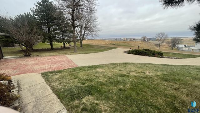 3905 N Longview Ave Avenue, Sioux Falls, SD 57107