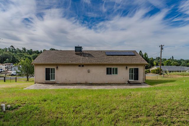 1938 Blake Ln, Valley Springs, CA 95252