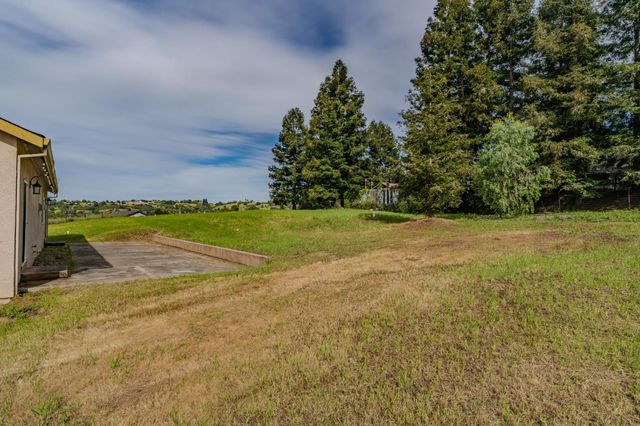 1938 Blake Ln, Valley Springs, CA 95252
