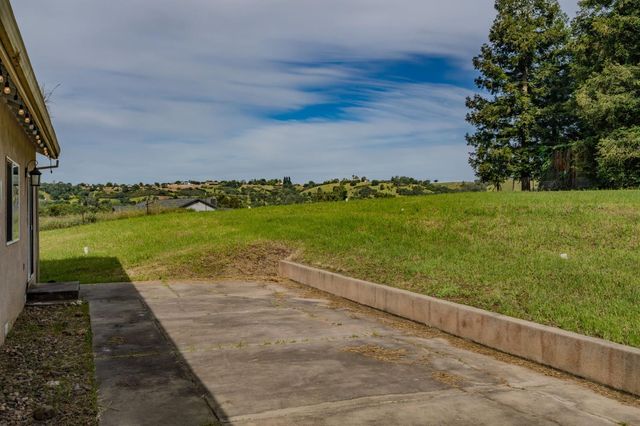 1938 Blake Ln, Valley Springs, CA 95252