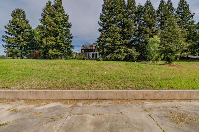 1938 Blake Ln, Valley Springs, CA 95252