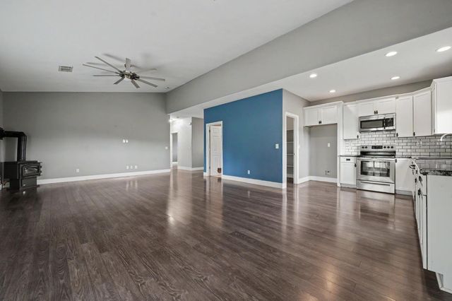 1938 Blake Ln, Valley Springs, CA 95252