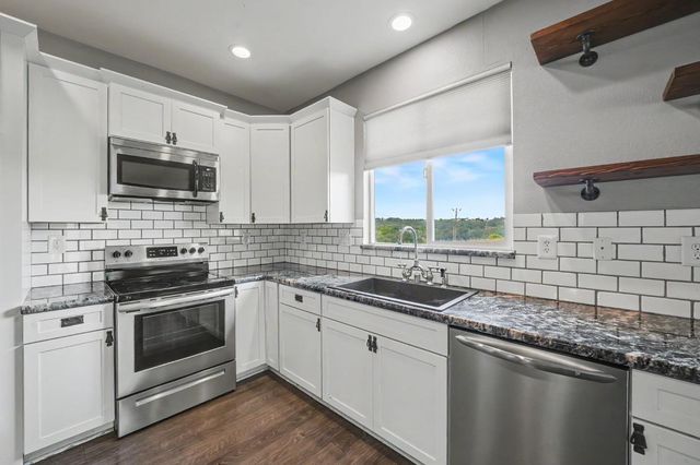 1938 Blake Ln, Valley Springs, CA 95252