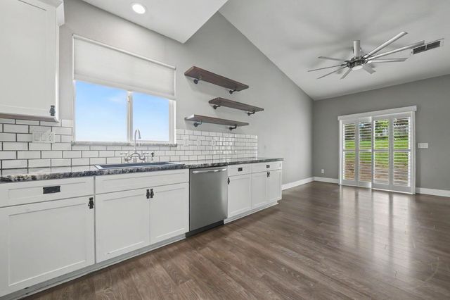 1938 Blake Ln, Valley Springs, CA 95252