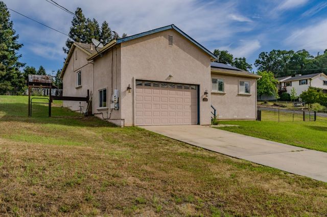 1938 Blake Ln, Valley Springs, CA 95252