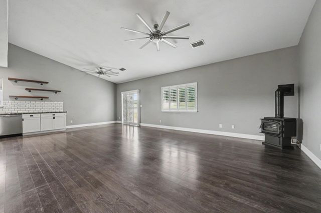 1938 Blake Ln, Valley Springs, CA 95252