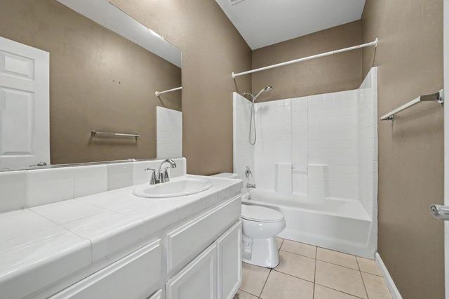 1938 Blake Ln, Valley Springs, CA 95252