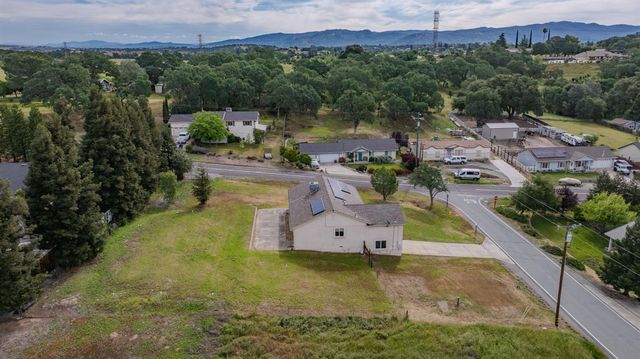 1938 Blake Ln, Valley Springs, CA 95252