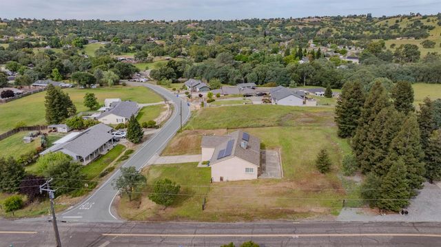 1938 Blake Ln, Valley Springs, CA 95252