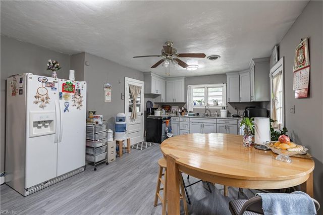 4933 George Washington Mem Hwy, Yorktown, VA 23692