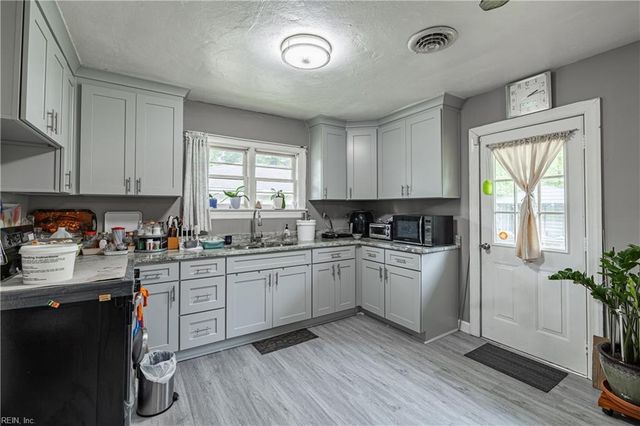 4933 George Washington Mem Hwy, Yorktown, VA 23692