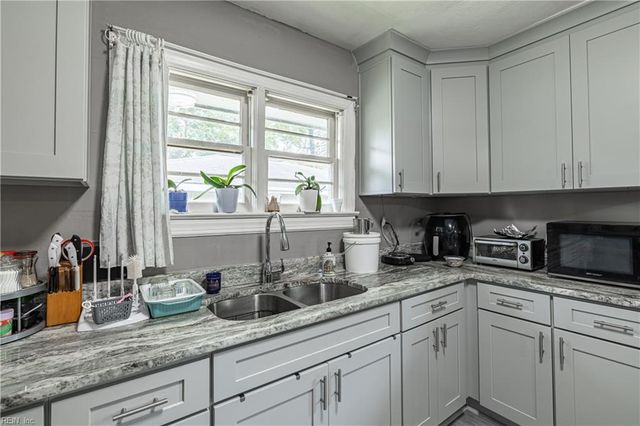 4933 George Washington Mem Hwy, Yorktown, VA 23692