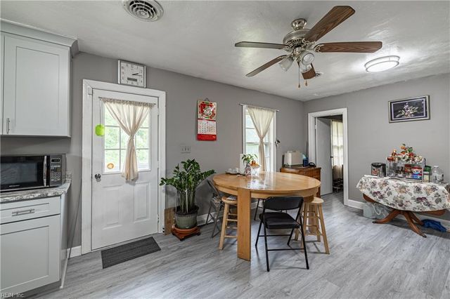 4933 George Washington Mem Hwy, Yorktown, VA 23692