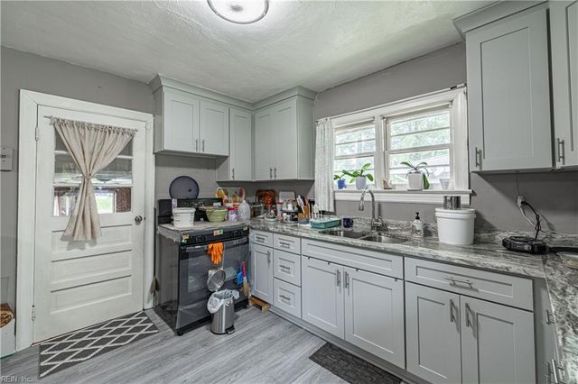 4933 George Washington Mem Hwy, Yorktown, VA 23692