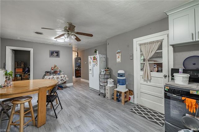 4933 George Washington Mem Hwy, Yorktown, VA 23692