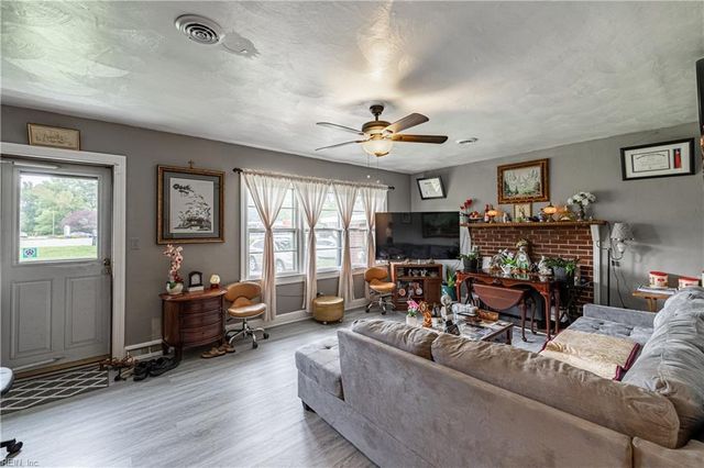 4933 George Washington Mem Hwy, Yorktown, VA 23692