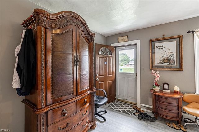 4933 George Washington Mem Hwy, Yorktown, VA 23692