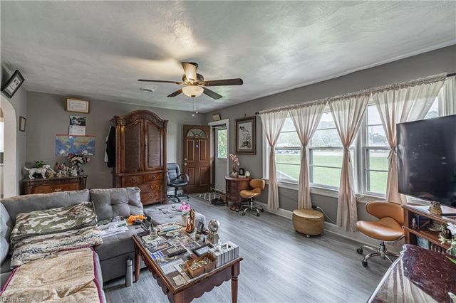 4933 George Washington Mem Hwy, Yorktown, VA 23692