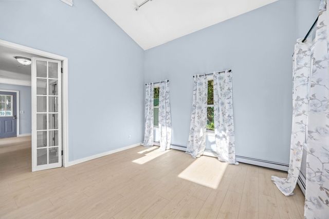 27 Abington Ave, Plymouth, MA 02360