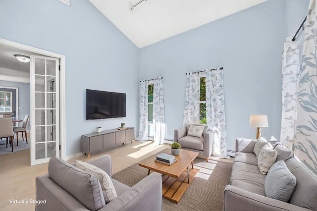 27 Abington Ave, Plymouth, MA 02360