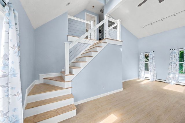 27 Abington Ave, Plymouth, MA 02360