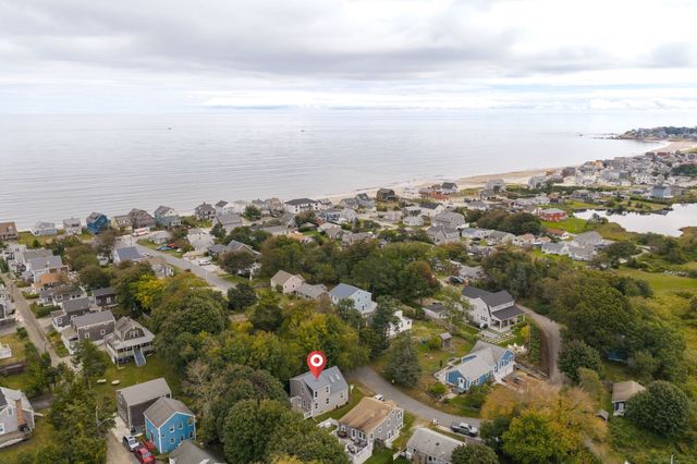 27 Abington Ave, Plymouth, MA 02360