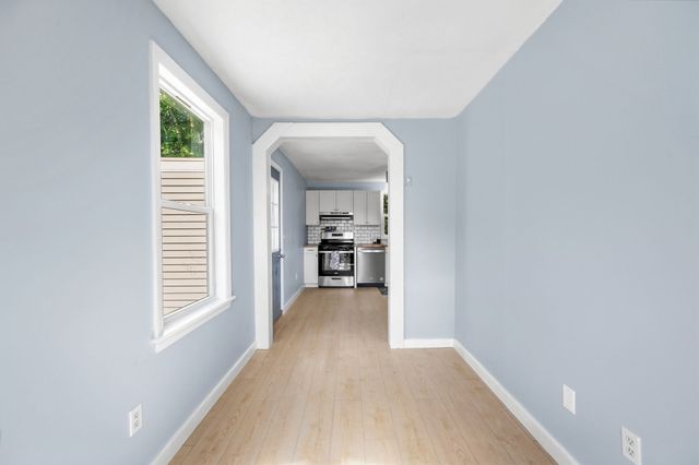 27 Abington Ave, Plymouth, MA 02360
