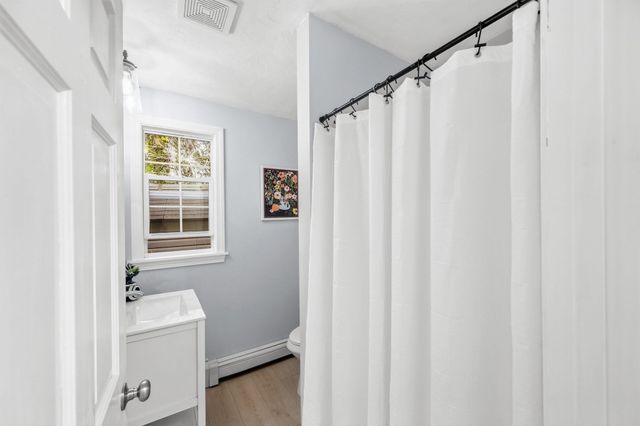 27 Abington Ave, Plymouth, MA 02360