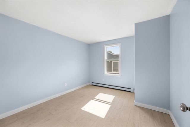 27 Abington Ave, Plymouth, MA 02360