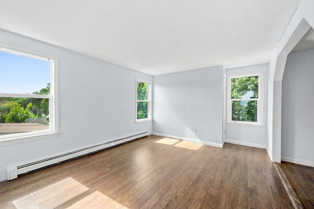 27 Abington Ave, Plymouth, MA 02360