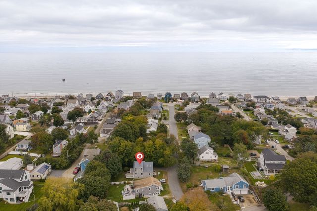 27 Abington Ave, Plymouth, MA 02360