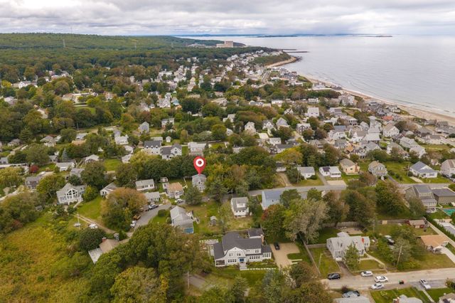 27 Abington Ave, Plymouth, MA 02360