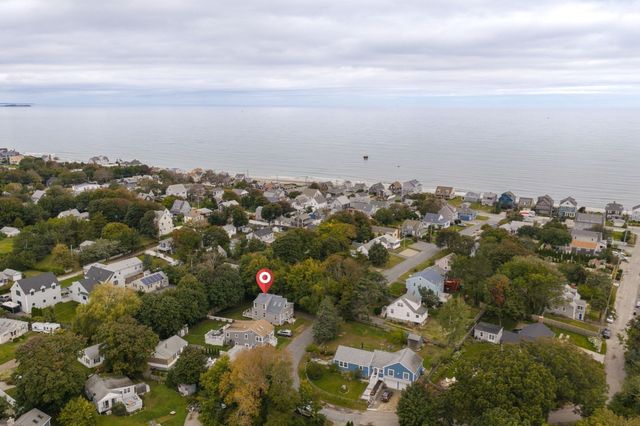27 Abington Ave, Plymouth, MA 02360