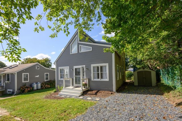 27 Abington Ave, Plymouth, MA 02360