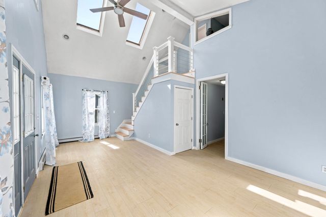 27 Abington Ave, Plymouth, MA 02360