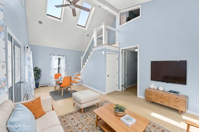 27 Abington Ave, Plymouth, MA 02360