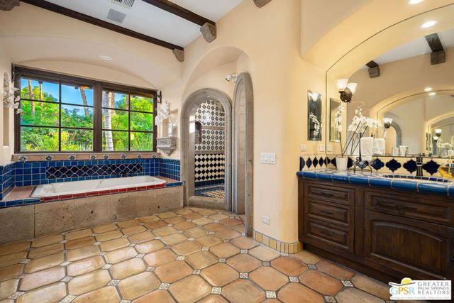 32 Clancy Lane, Rancho Mirage, CA 92270