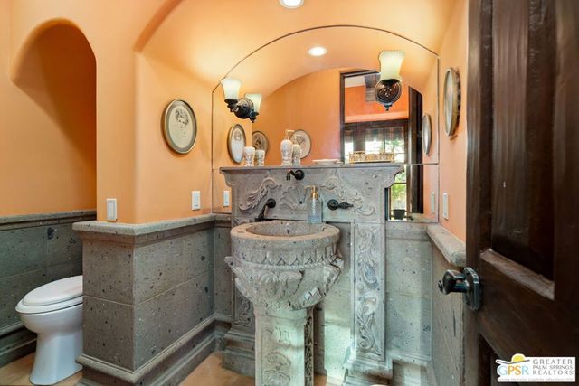 32 Clancy Lane, Rancho Mirage, CA 92270