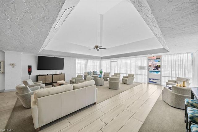 200 Forest Lakes BLVD # 111, Naples, FL 34105