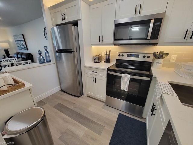 200 Forest Lakes BLVD # 111, Naples, FL 34105