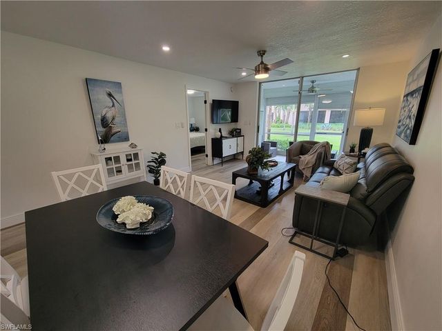 200 Forest Lakes BLVD # 111, Naples, FL 34105