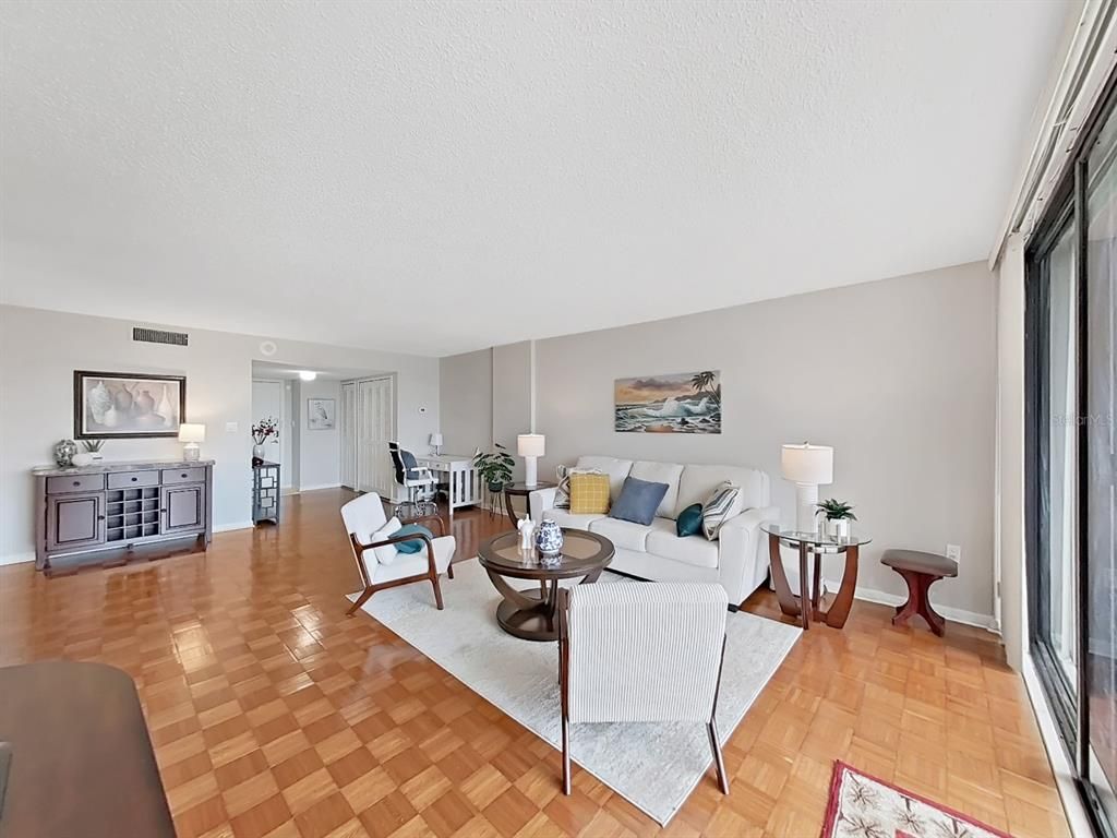 Image 10 of property listing at 400 ISLAND WAY 203, Clearwater Beach, FL 33767