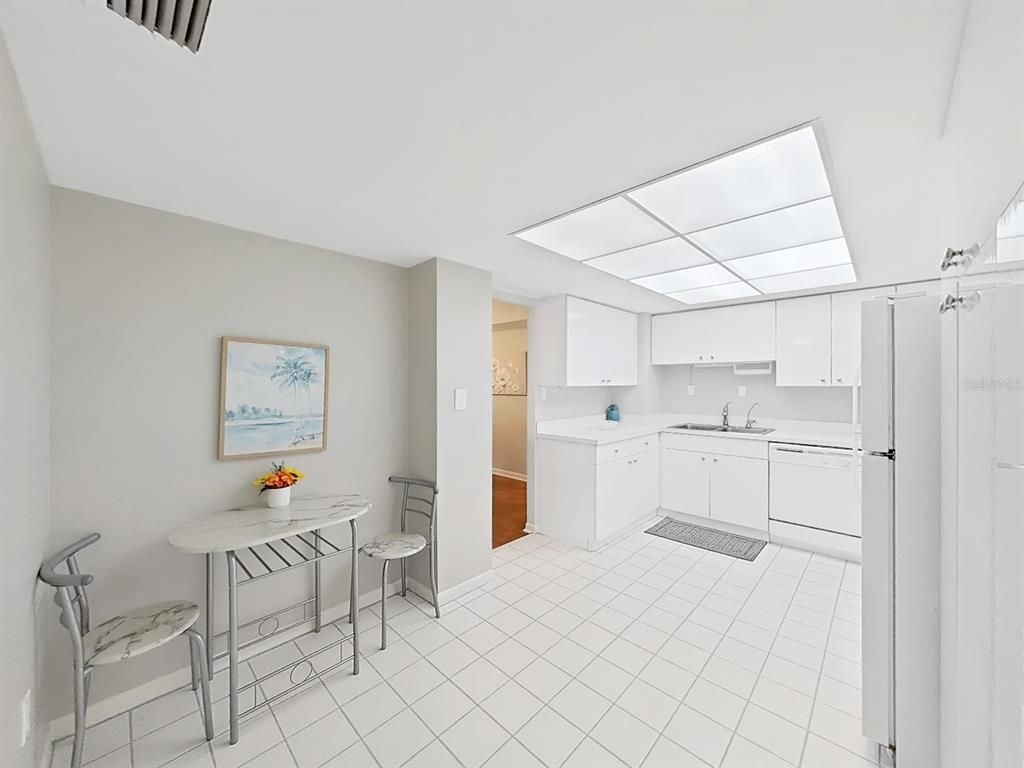 Image 17 of property listing at 400 ISLAND WAY 203, Clearwater Beach, FL 33767