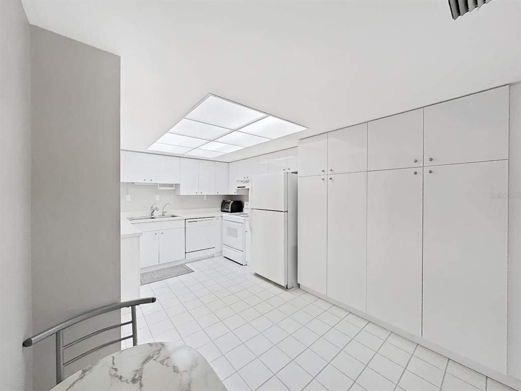 Image 18 of property listing at 400 ISLAND WAY 203, Clearwater Beach, FL 33767