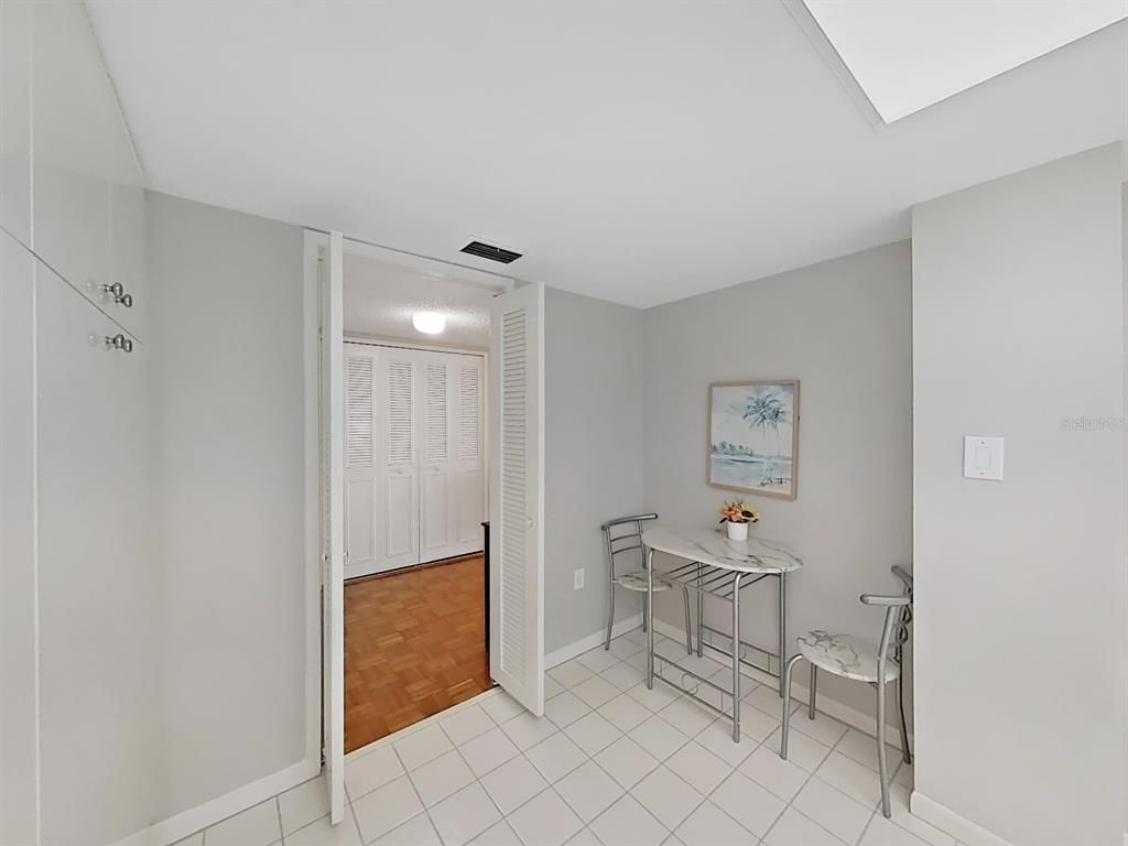 Image 19 of property listing at 400 ISLAND WAY 203, Clearwater Beach, FL 33767