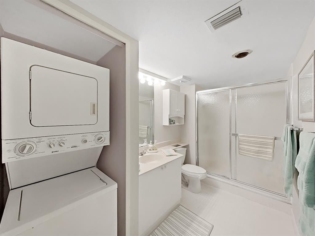 Image 27 of property listing at 400 ISLAND WAY 203, Clearwater Beach, FL 33767