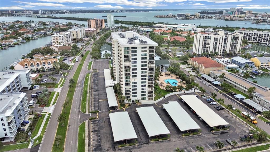 Image 36 of property listing at 400 ISLAND WAY 203, Clearwater Beach, FL 33767
