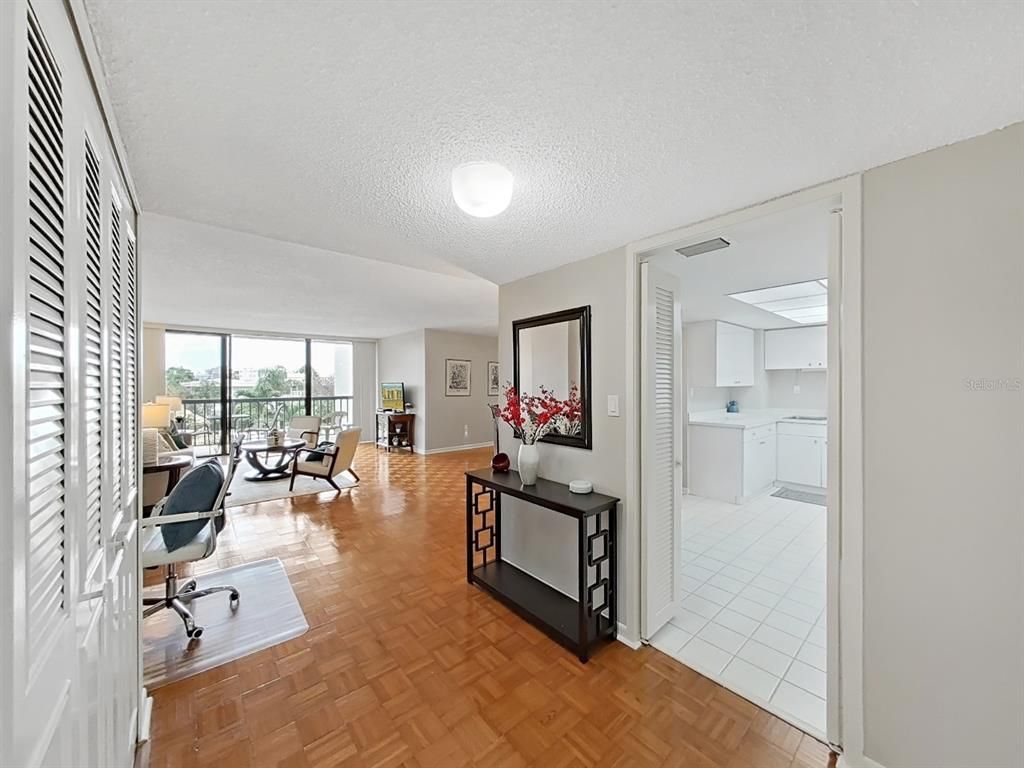 Image 5 of property listing at 400 ISLAND WAY 203, Clearwater Beach, FL 33767