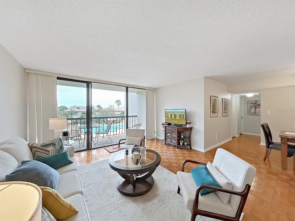 Image 8 of property listing at 400 ISLAND WAY 203, Clearwater Beach, FL 33767